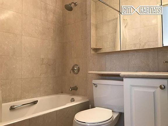 4th image of 215 E 95th St APT 5C