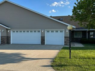 918 33rd St S, Moorhead, MN 56560