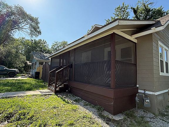 2nd image of 3120 Stewart Ave