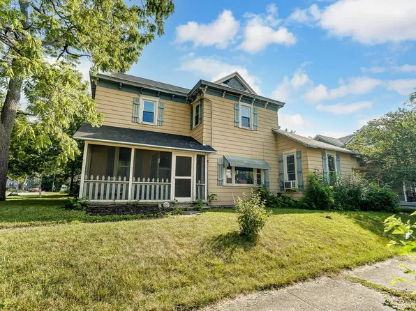 404 N Main St, Warren, IN 46792