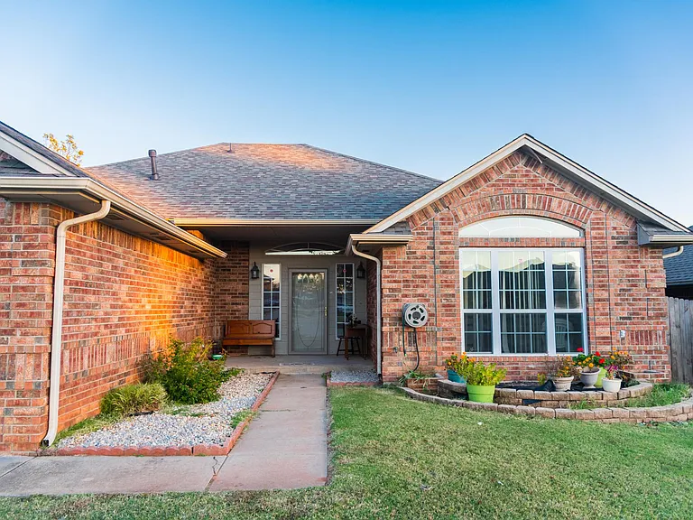716 Azalea Hill Dr — Photo 2