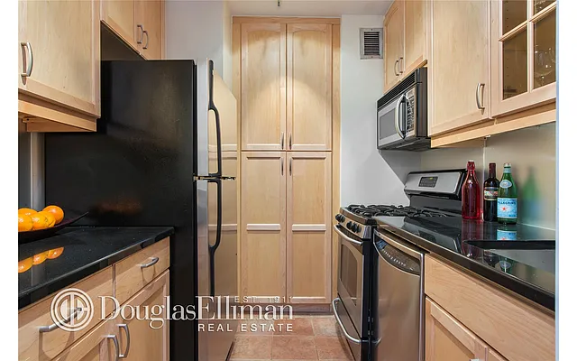 Rented by Douglas Elliman | media 12