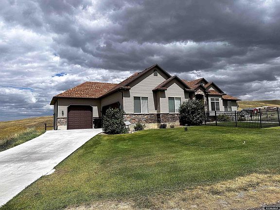 2nd image of 1610 N Sunlight Drive