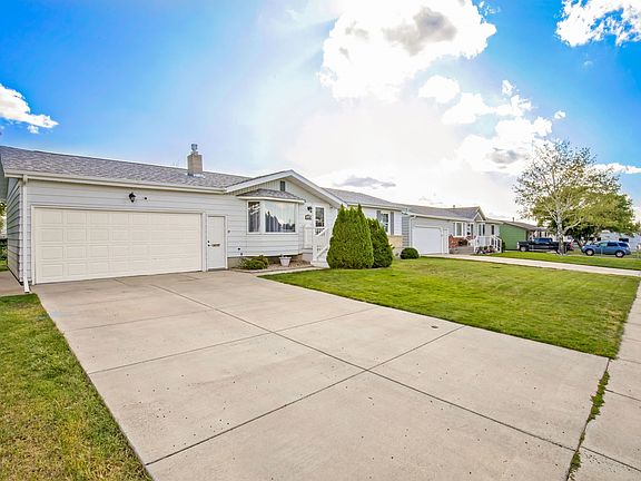 2nd image of 620 35th Ave NE
