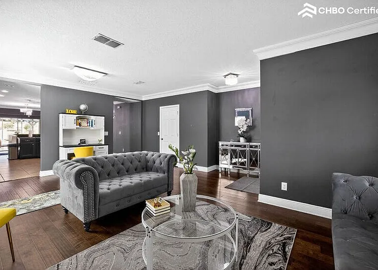 145 Malaga Ave — Photo 4