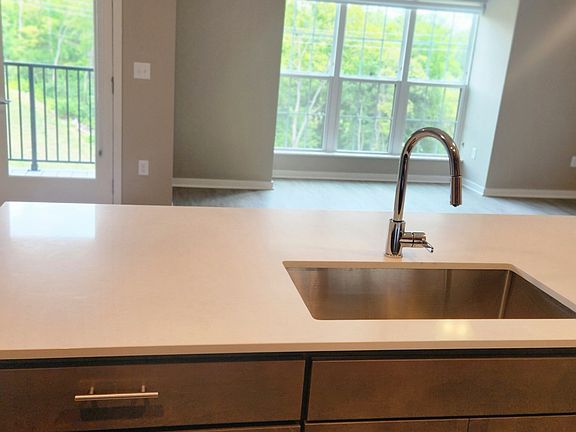 3rd image of 3949 Vision Cir #1B-1Ba-1026Sqft