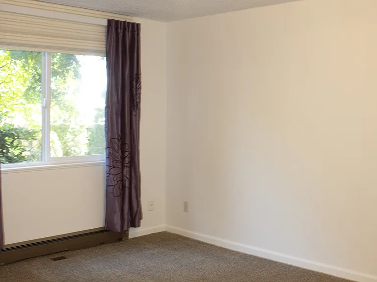 12315-12317 NE Fremont St — Photo 21