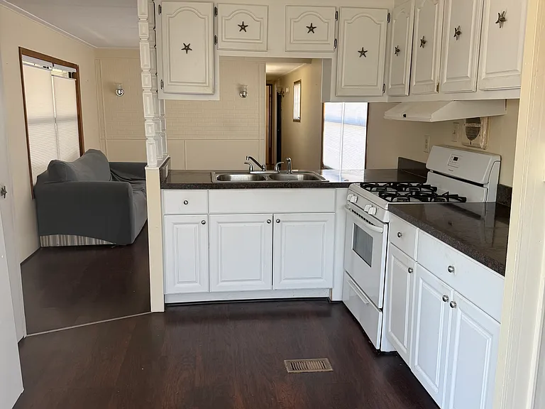 24195 King Rd — Photo 7