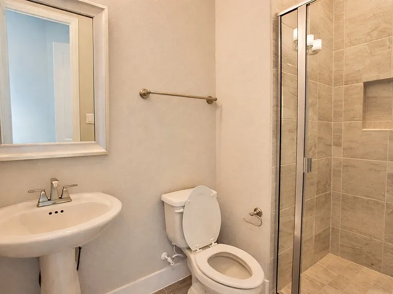 2820 Fountain Park Dr — Photo 5