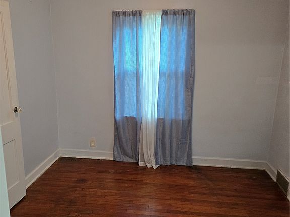 4th image of 3814 67th St