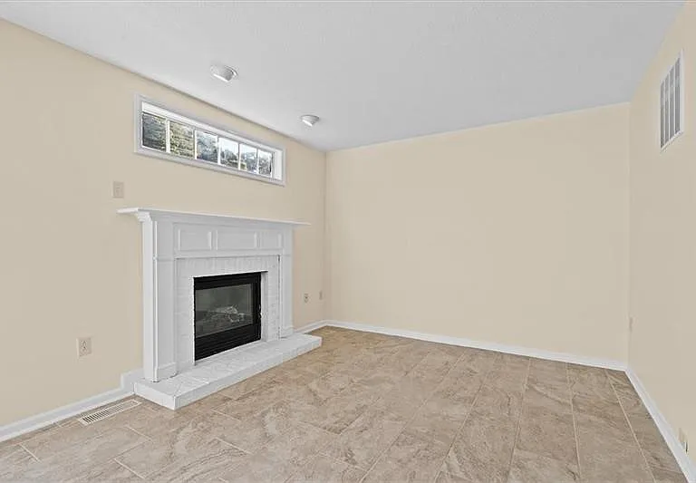 510 Village Green Blvd W — Photo 11