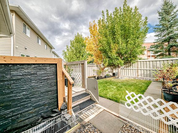 4th image of 287 Macewan Rd SW #27