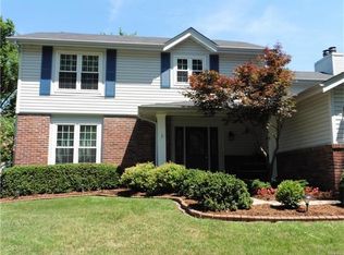 16256 Fullerton Meadows Dr, Ballwin, MO