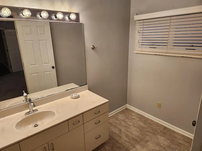 184 Crescent Dr — Photo 7