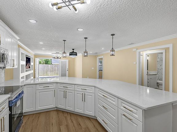 3rd image of 70A Dolphin Blvd E