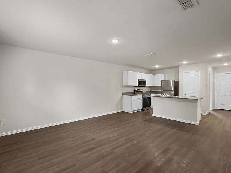 2208 Sayle St — Photo 10