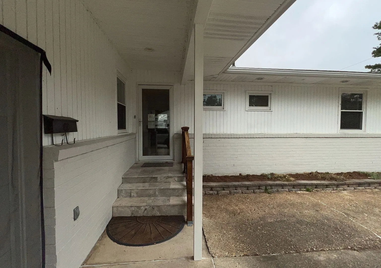 Beautifully Renovated 3-Bedroom Home in Virginia Beach! — Photo 2