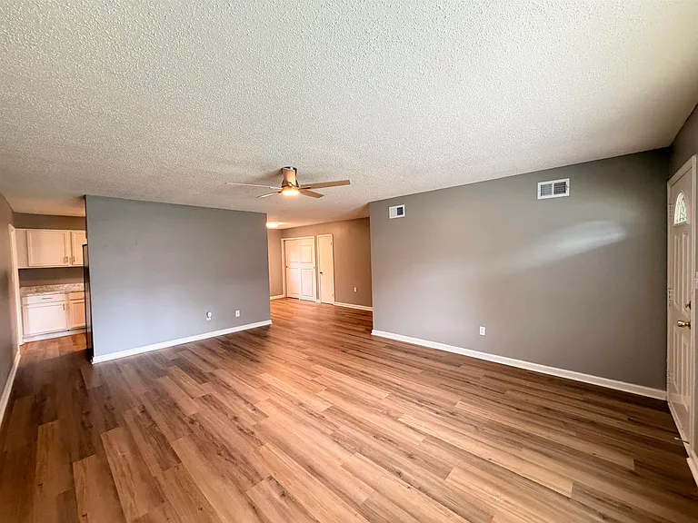 3884 Kerston Dr — Photo 10