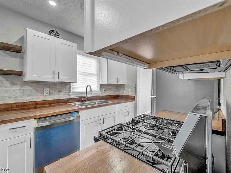 12508 Sobieski Ave — Photo 4