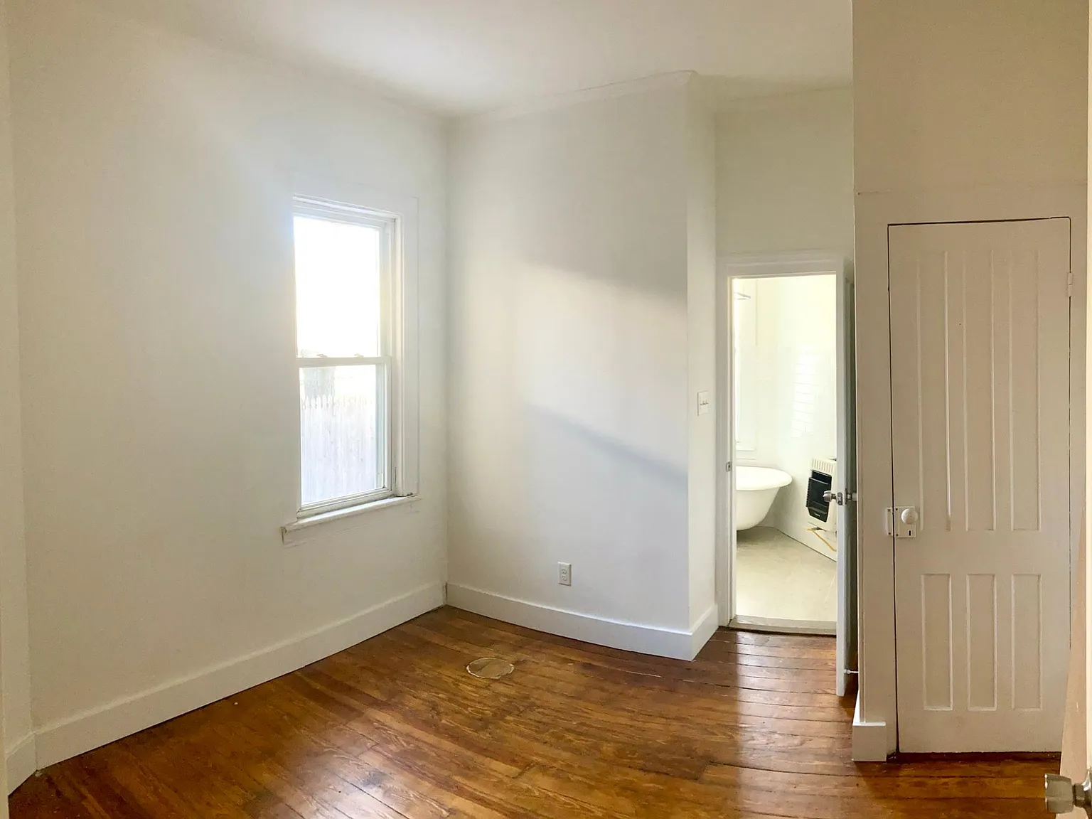 210 Allen St — Photo 4