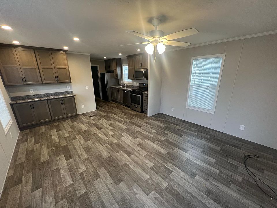 2nd image of 8438 Laverne St #281