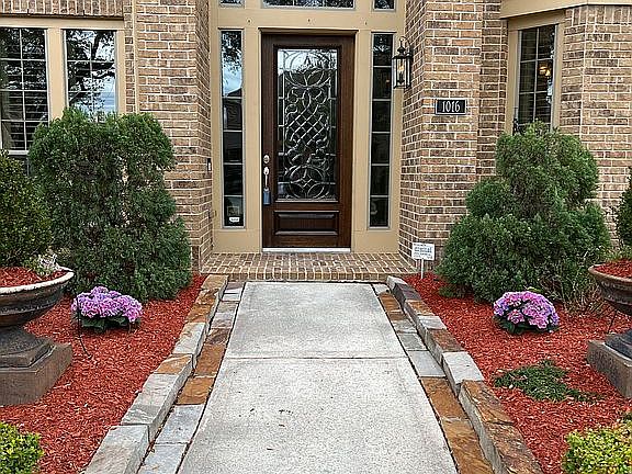2nd image of 1016 Summer Cape Cir