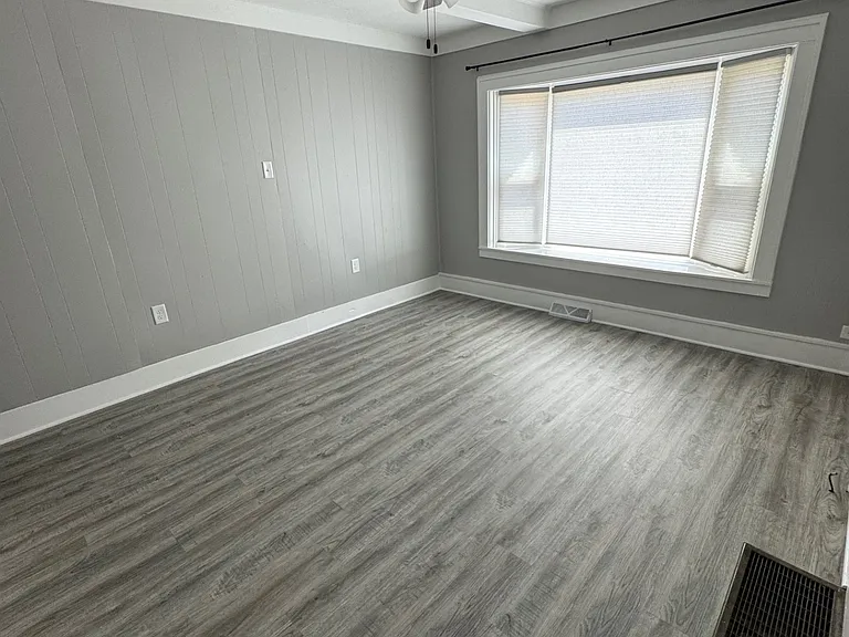 204 SW 7th St — Photo 8