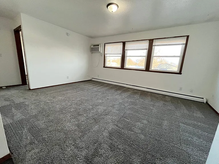 3304 S Kiwanis Ave — Photo 8