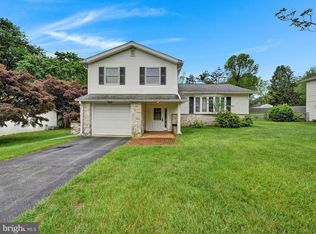 1122 Sheffield Dr, Berwyn, PA 19312