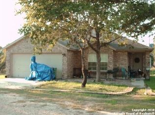 219 Shannon Ridge Dr, Floresville, TX 78114