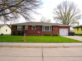 107 W 22nd St, Grand Island, NE 68801