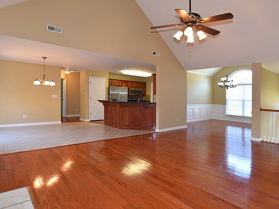 4th image of 8165 Stillwater Cir