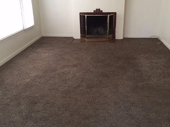 3rd image of 2988 E Princeton Ave