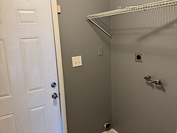 2nd image of 3710 Shangri La Dr