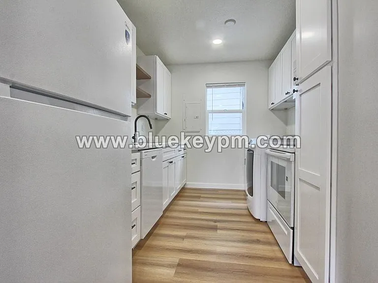 2907 Main St — Photo 4