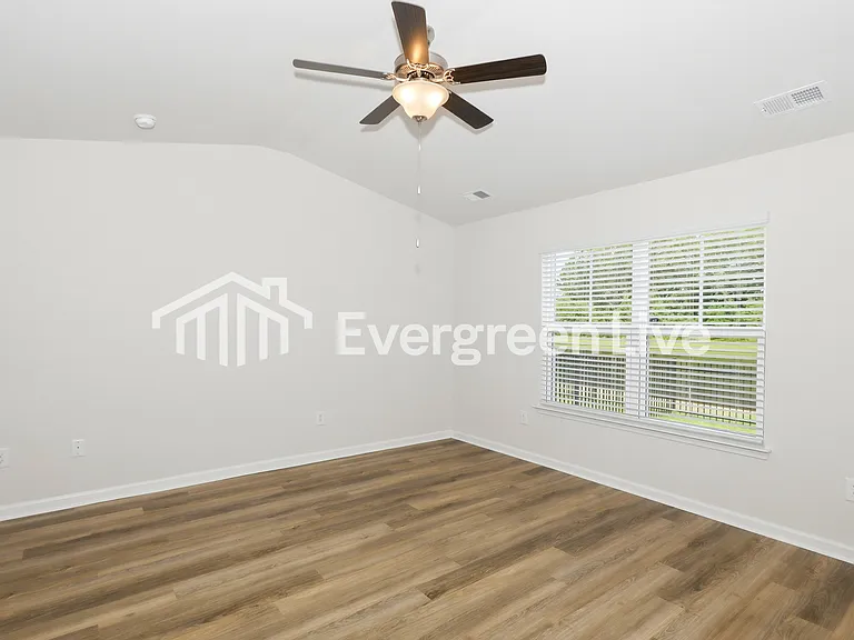 2262 Courtina Way — Photo 2