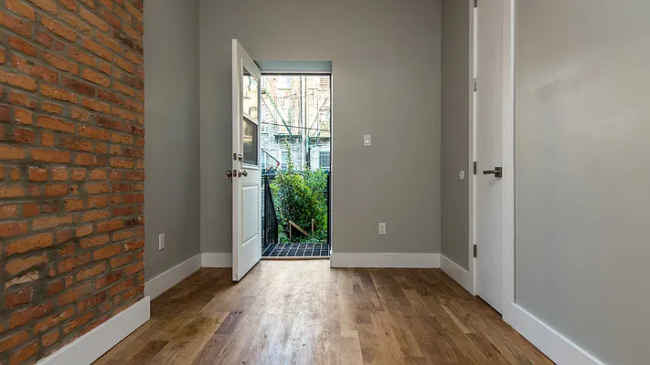 Rented by Nooklyn NYC LLC | media 41