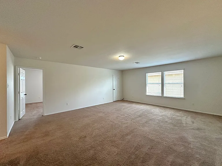 5304 Capricorn Loop — Photo 31
