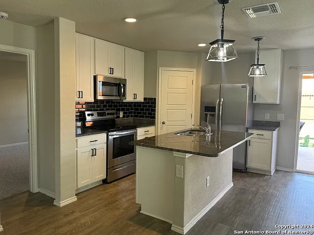 3 bed, 2.0 bath, 1248 sqft, $1,550 — Photo 4