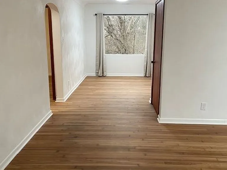 10021 Saint Clair Ave — Photo 8
