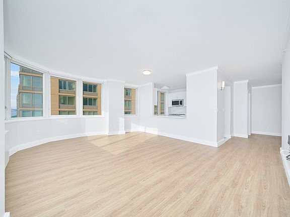 3rd image of 140 Riverside Blvd APT 1509