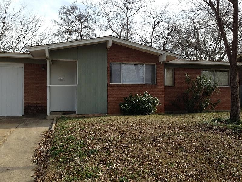 1st image of 814 Martha Dr
