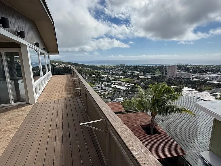 1617 Paula Dr — Photo 3