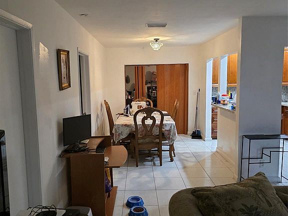4th image of 6322 Southgate Boulevard