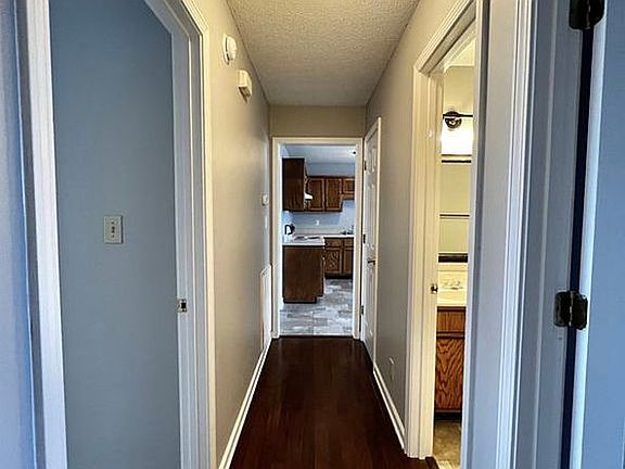 3rd image of 223 Grassmire Dr