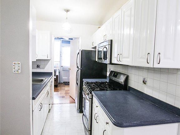 5th image of 66-10 Thorton Pl #1B