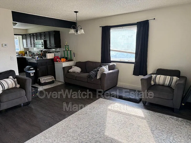 3 bed, 1.5 bath, 1000 sqft, $1,650 — Photo 3