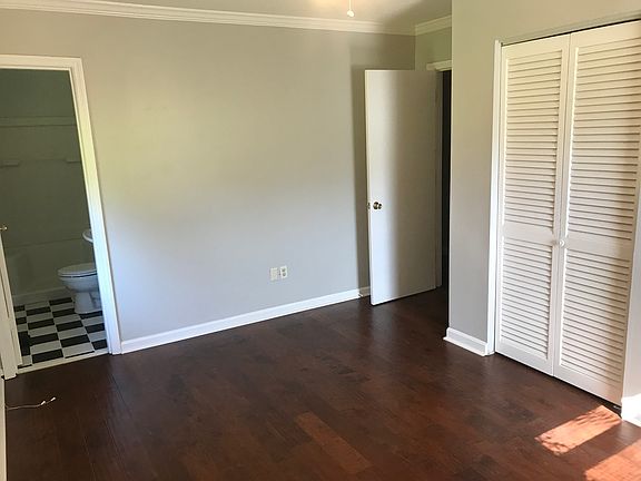 Master bedroom w/ full bath
