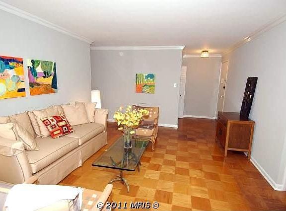 4th image of 10401 Grosvenor Pl APT 1421