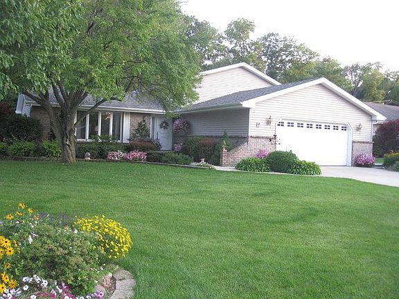 2nd image of 1488 Guildford Dr
